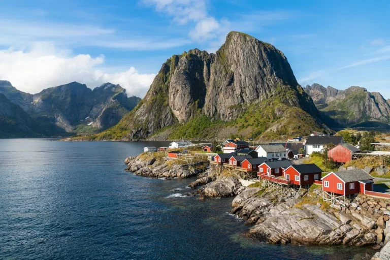 Przewodnik po wyprawie do Norwegii: odkryj najpiękniejsze zakątki kraju fiordów i lodowców