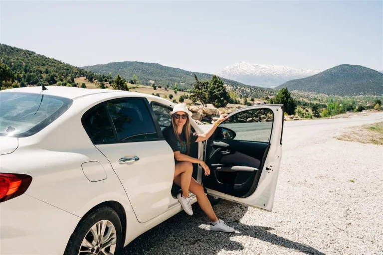 Góry czy morze? Jak połączyć trekking w Sierra Nevada z relaksem na Costa del Sol?